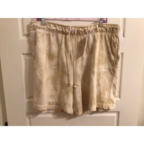 Women Nike‎ Washed Shorts DM6712-126 Sanddrift/White Women's Size XXL - Picture 1 of 2